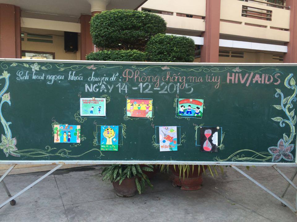 Những bức tranh về tuyên truyền phòng chốngHIV/AIDS do các em học sinh vẽ